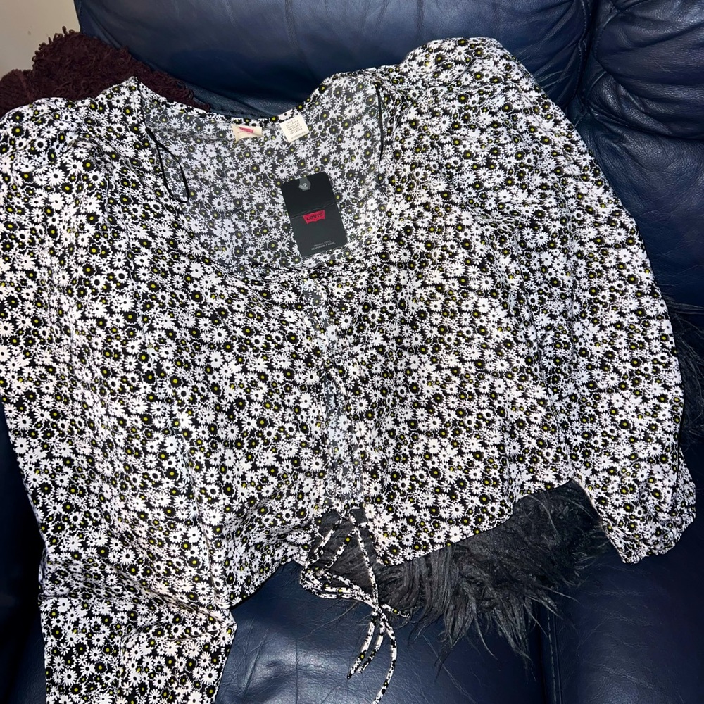 Levis Plus Size Embry Tie shirt - Brand New